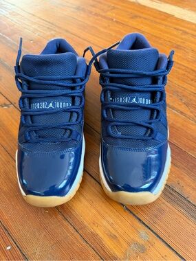 Air Jordan 11 Retro Low Navy Gum GS 7Y Limited Release Sneakers